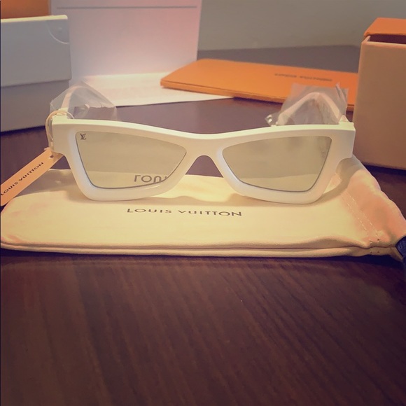 Louis Vuitton Accessories - Louis Vuitton sunglasses